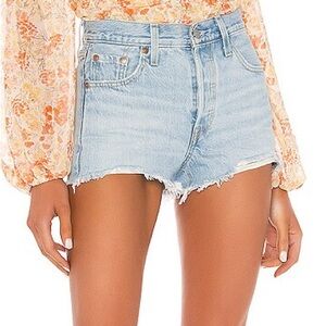 NWT Levi’s 501 Original Short Luxor Heat Size 27 Light Wash Denim Short